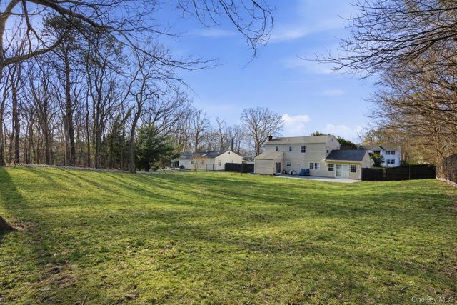4 Howard Street, Selden, NY 11784