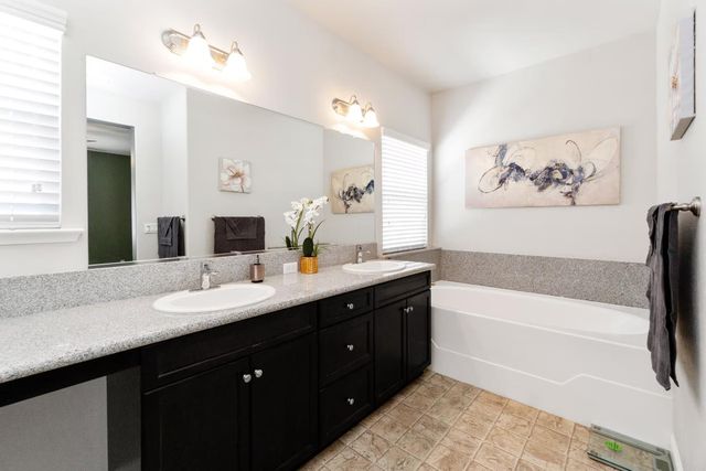 28047 Sky Lake Drive, Friant, CA 93626