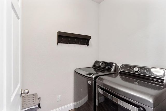 28047 Sky Lake Drive, Friant, CA 93626