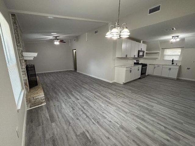 510 Alliance, Waller, TX 77484