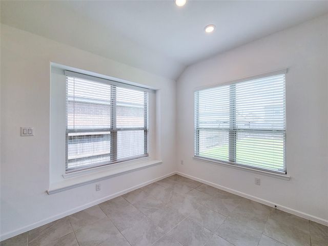 9422 Vista Falls Trace, Houston, TX 77365