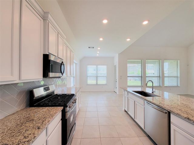 9422 Vista Falls Trace, Houston, TX 77365