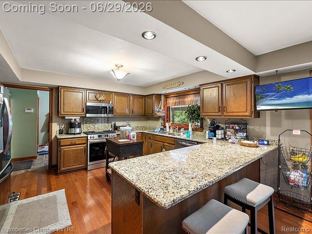 38696 Wakefield Court, Northville, MI 48167