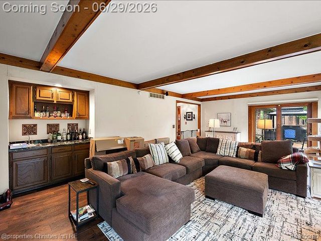 38696 Wakefield Court, Northville, MI 48167