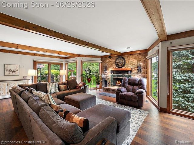 38696 Wakefield Court, Northville, MI 48167