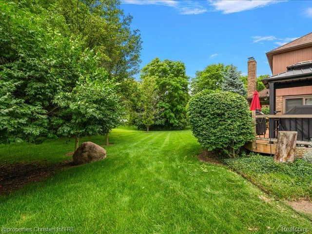 38696 Wakefield Court, Northville, MI 48167