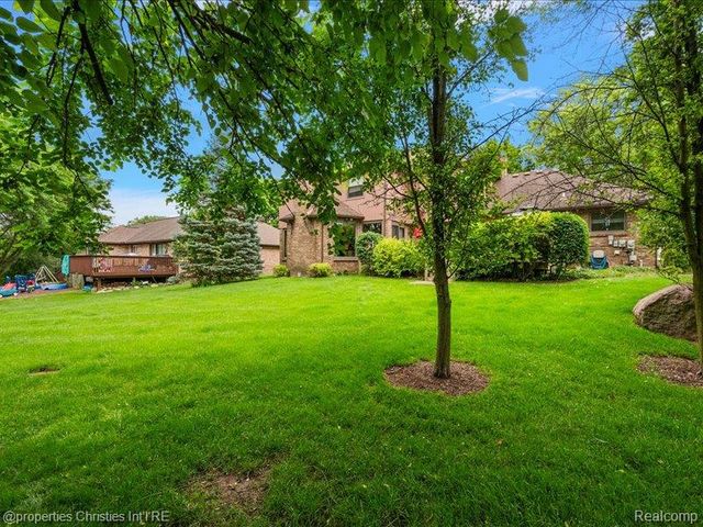 38696 Wakefield Court, Northville, MI 48167