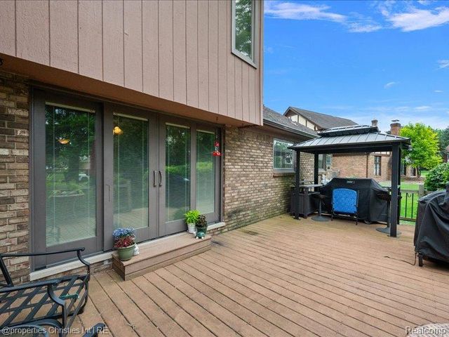 38696 Wakefield Court, Northville, MI 48167