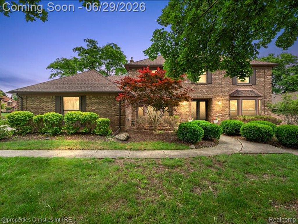 38696 Wakefield Court, Northville, MI 48167