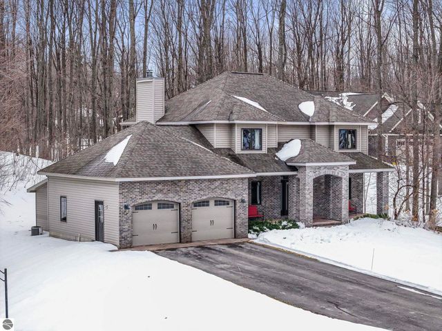 3378 Silver Farms Lane, Traverse City, MI 49684