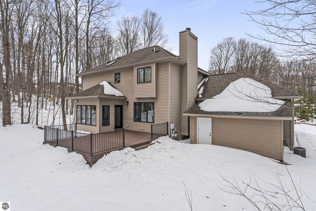 3378 Silver Farms Lane, Traverse City, MI 49684
