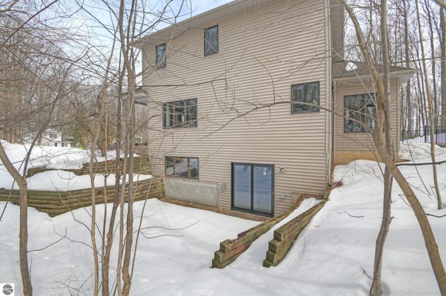 3378 Silver Farms Lane, Traverse City, MI 49684