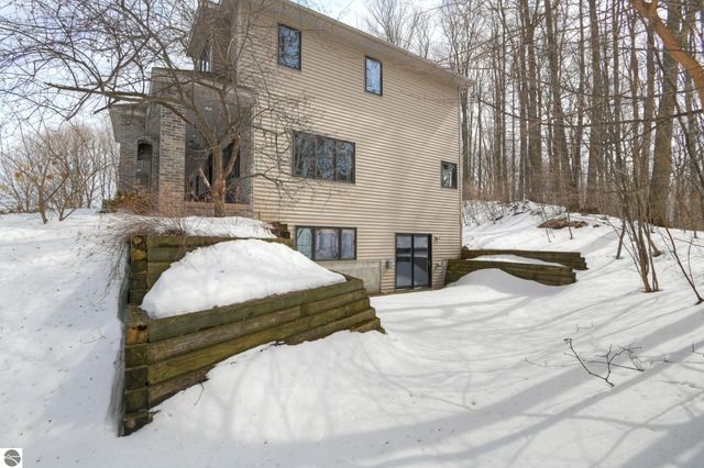 3378 Silver Farms Lane, Traverse City, MI 49684