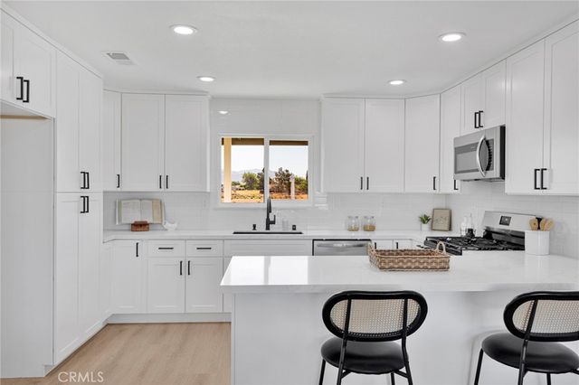 12810 Navajo, Apple Valley, CA 92308