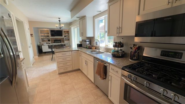 1427 Fieldcrest Drive, Webster, NY 14580
