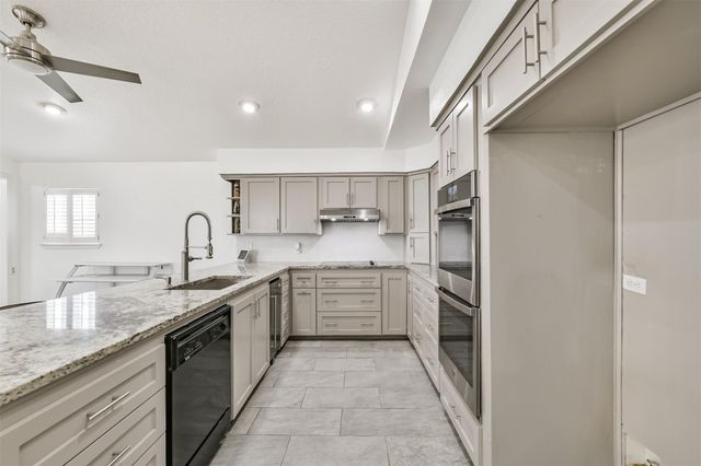 1823 Tiki Drive, Galveston, TX 77554