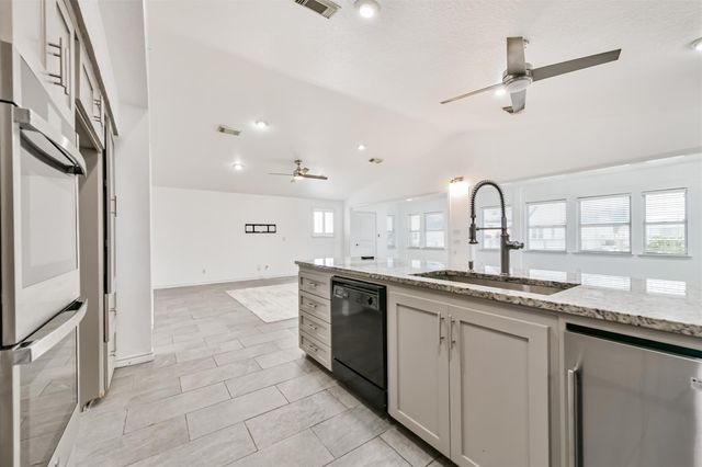 1823 Tiki Drive, Galveston, TX 77554