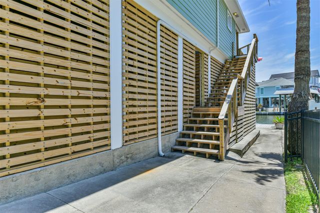 1823 Tiki Drive, Galveston, TX 77554