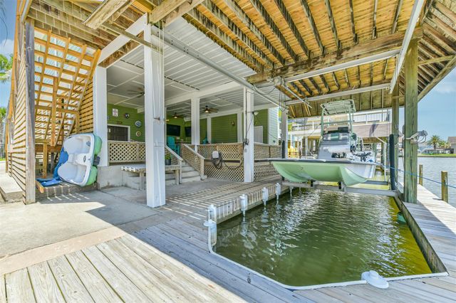 1823 Tiki Drive, Galveston, TX 77554