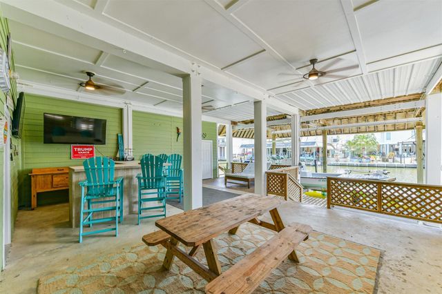1823 Tiki Drive, Galveston, TX 77554