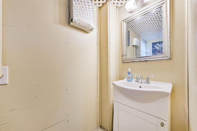 1823 Tiki Drive, Galveston, TX 77554