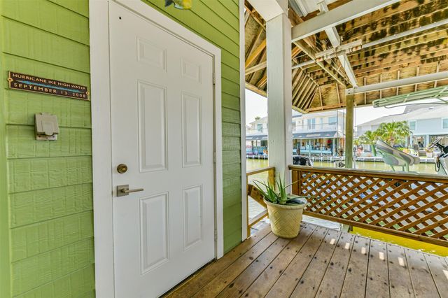 1823 Tiki Drive, Galveston, TX 77554