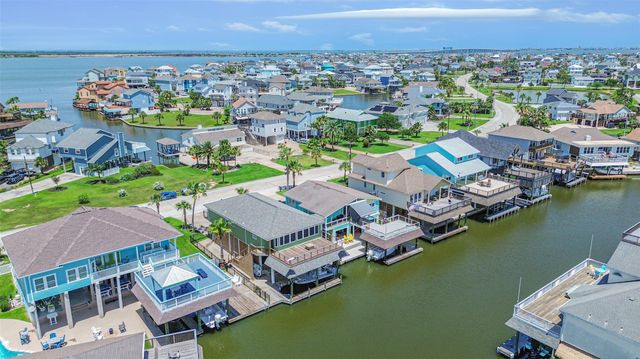 1823 Tiki Drive, Galveston, TX 77554