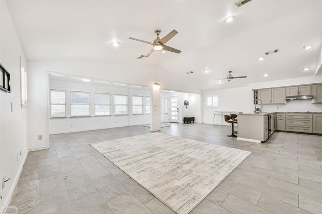 1823 Tiki Drive, Galveston, TX 77554