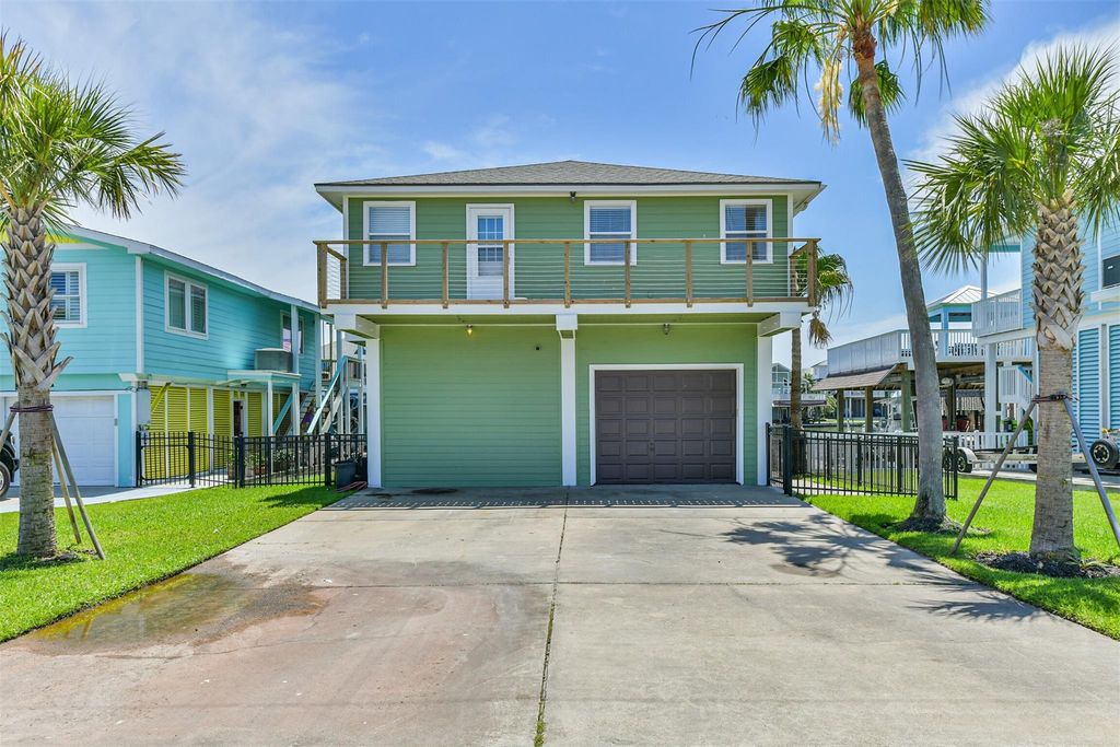 1823 Tiki Drive, Galveston, TX 77554