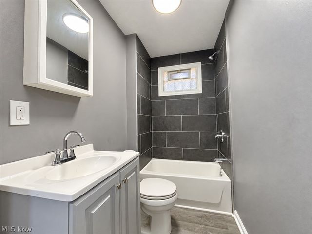 2408 Castle Avenue, Cleveland, OH 44113