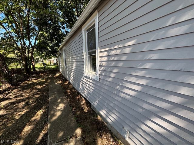 2408 Castle Avenue, Cleveland, OH 44113