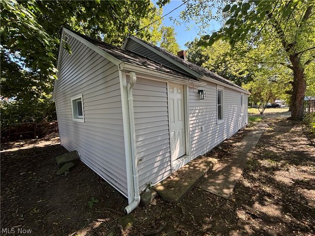 2408 Castle Avenue, Cleveland, OH 44113