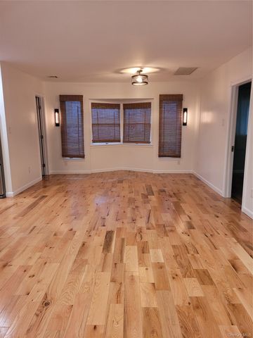 31 Apricot Road, Rocky Point, NY 11778