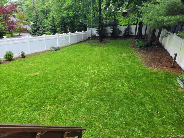 31 Apricot Road, Rocky Point, NY 11778