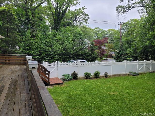 31 Apricot Road, Rocky Point, NY 11778