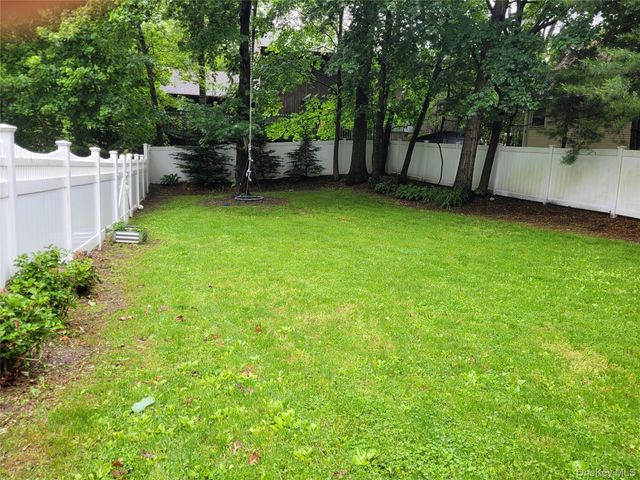 31 Apricot Road, Rocky Point, NY 11778