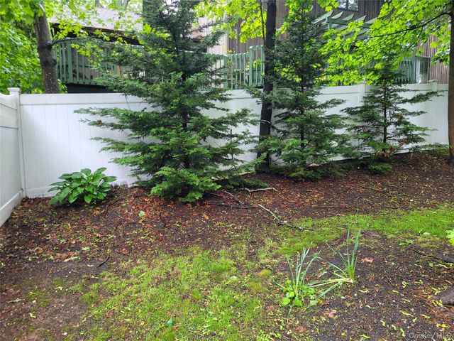 31 Apricot Road, Rocky Point, NY 11778