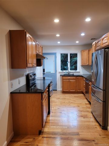 31 Apricot Road, Rocky Point, NY 11778