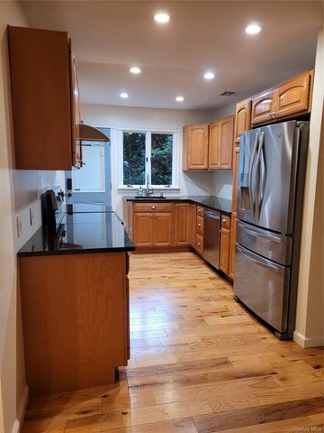 31 Apricot Road, Rocky Point, NY 11778