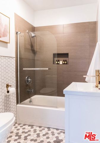 509 E Buckthorn Street, Inglewood, CA 90301