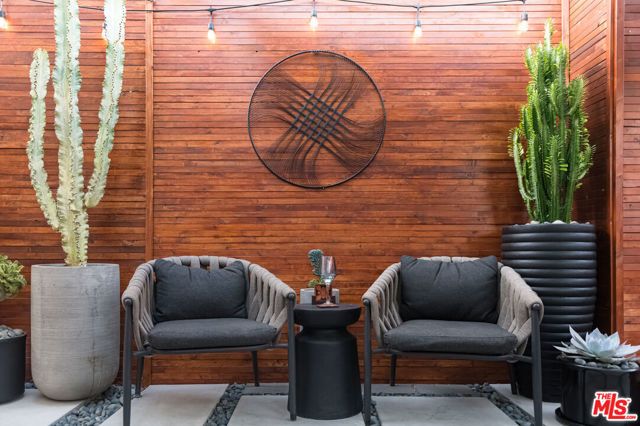 509 E Buckthorn Street, Inglewood, CA 90301