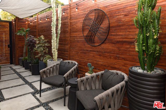 509 E Buckthorn Street, Inglewood, CA 90301