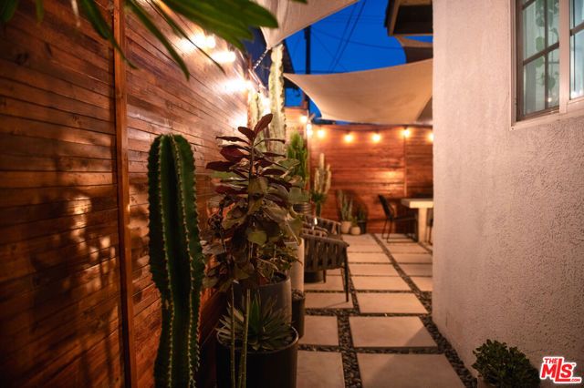 509 E Buckthorn Street, Inglewood, CA 90301