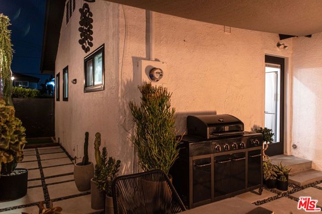 509 E Buckthorn Street, Inglewood, CA 90301