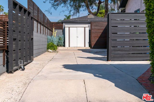 509 E Buckthorn Street, Inglewood, CA 90301