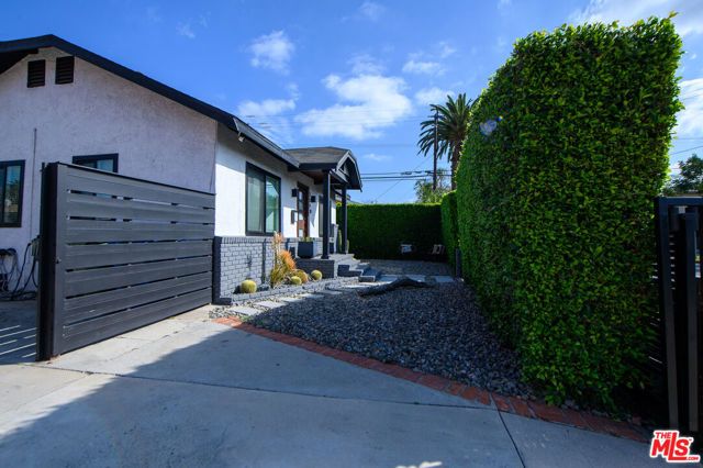 509 E Buckthorn Street, Inglewood, CA 90301