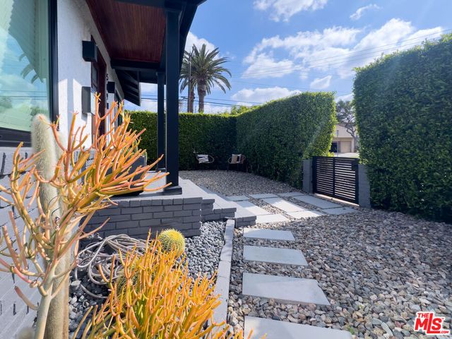 509 E Buckthorn Street, Inglewood, CA 90301