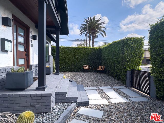 509 E Buckthorn Street, Inglewood, CA 90301