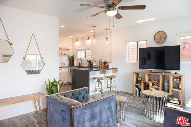 509 E Buckthorn Street, Inglewood, CA 90301