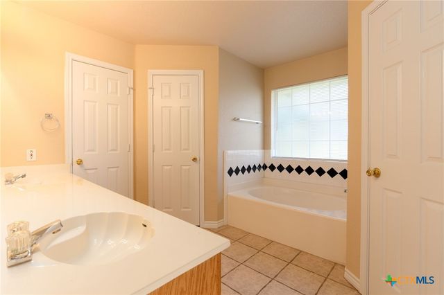 3163 Lomas Rodando Calzada, Kempner, TX 76539